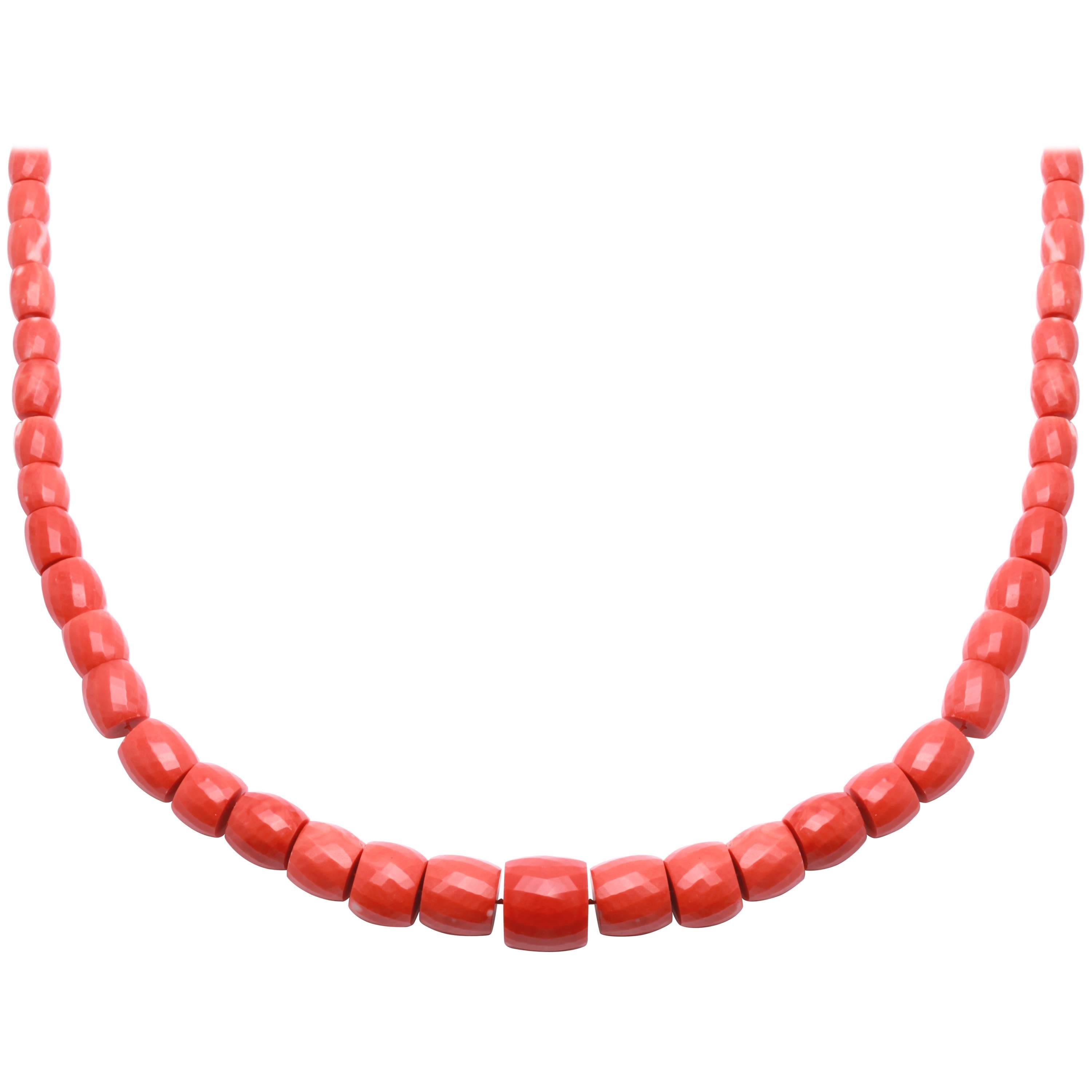 Sardinianische rote Korallenstrang-Halskette im Angebot