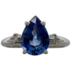 Bague trilogie en or blanc 18 carats avec saphir de Ceylan bleuet de 1,00 carat et diamants