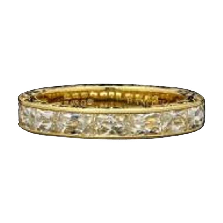Hancocks French-Cut Diamond East/West Eternity Ring Finely Engraved Yellow Gold For Sale