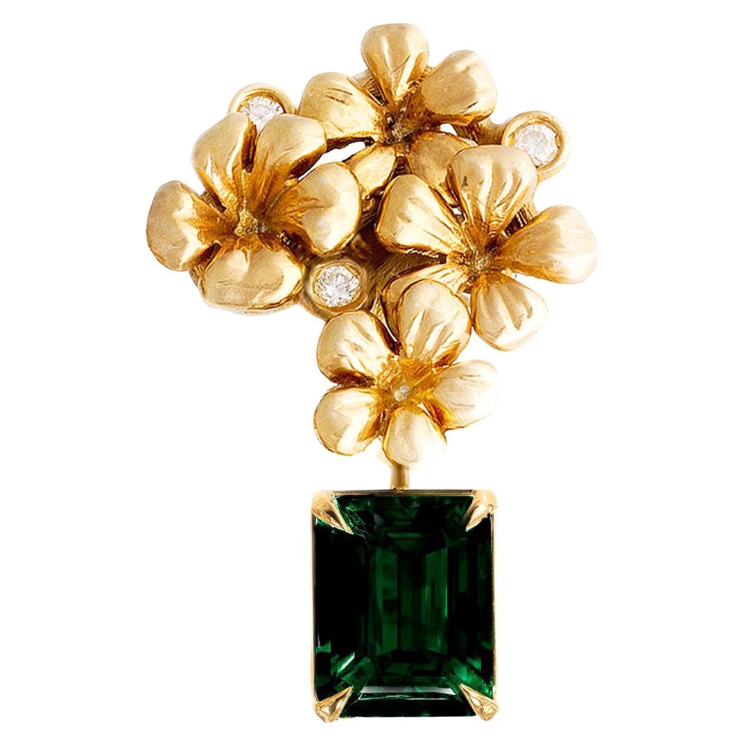 Pendant Necklace in Eighteen Karat Yellow Gold with Chromdiopside and Diamonds For Sale