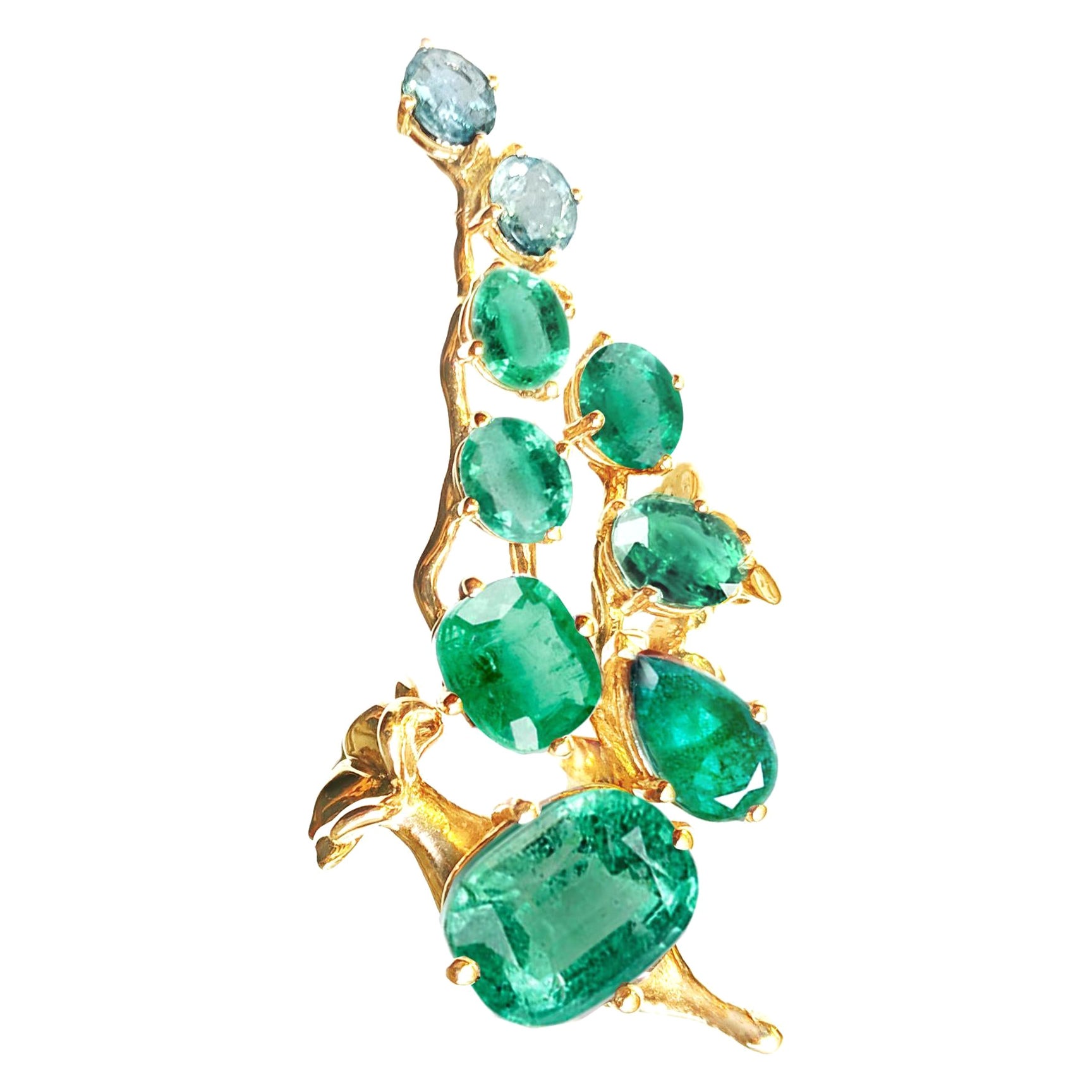 Yellow Gold Contemporary Cocktail Cluster Ring with Natural Emeralds For Sale