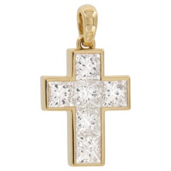 Croix en or jaune 18 carats diamant taille princesse 0.90 carat