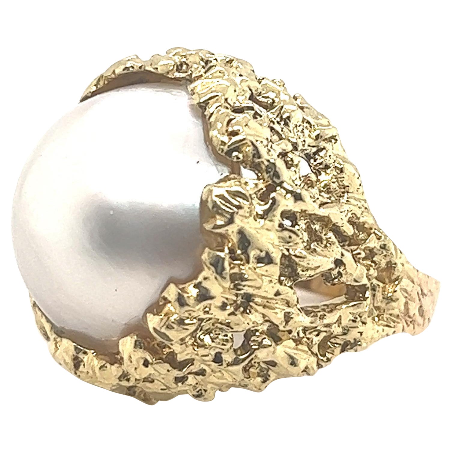 14 Karat Yellow Gold and Mabe Pearl Cocktail Ring, 1970s For Sale