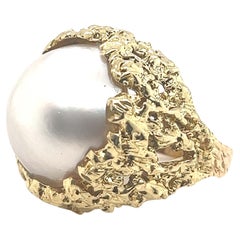 Retro 14 Karat Yellow Gold and Mabe Pearl Cocktail Ring, 1970s