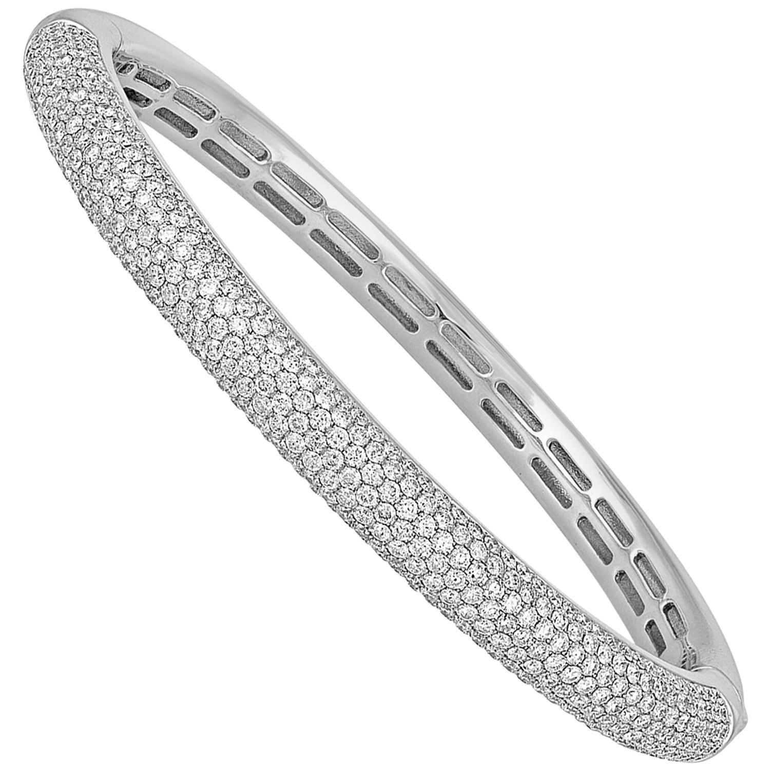 5.00 Carat Diamond Gold Bangle Bracelet For Sale