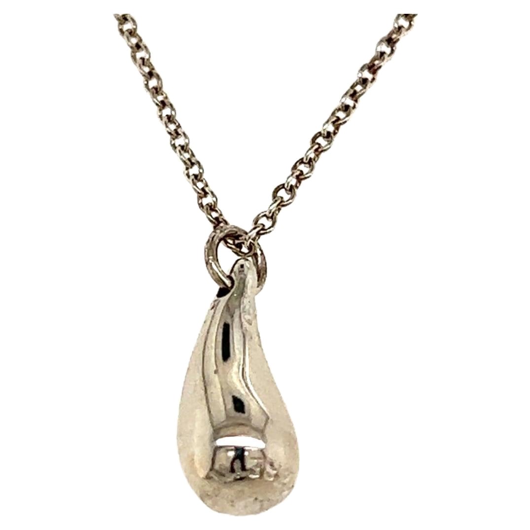 Tiffany & Co Estate Tear Drop Pendant Silver Necklace 17" By Elsa Peretti For Sale