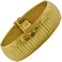 Vintage Gold Bright Cut Textured Domed Omega Bracelet