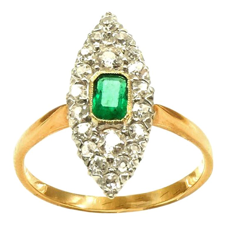 Edwardian Emerald and 0.8 Carat Diamond Gold Ring, circa 1915