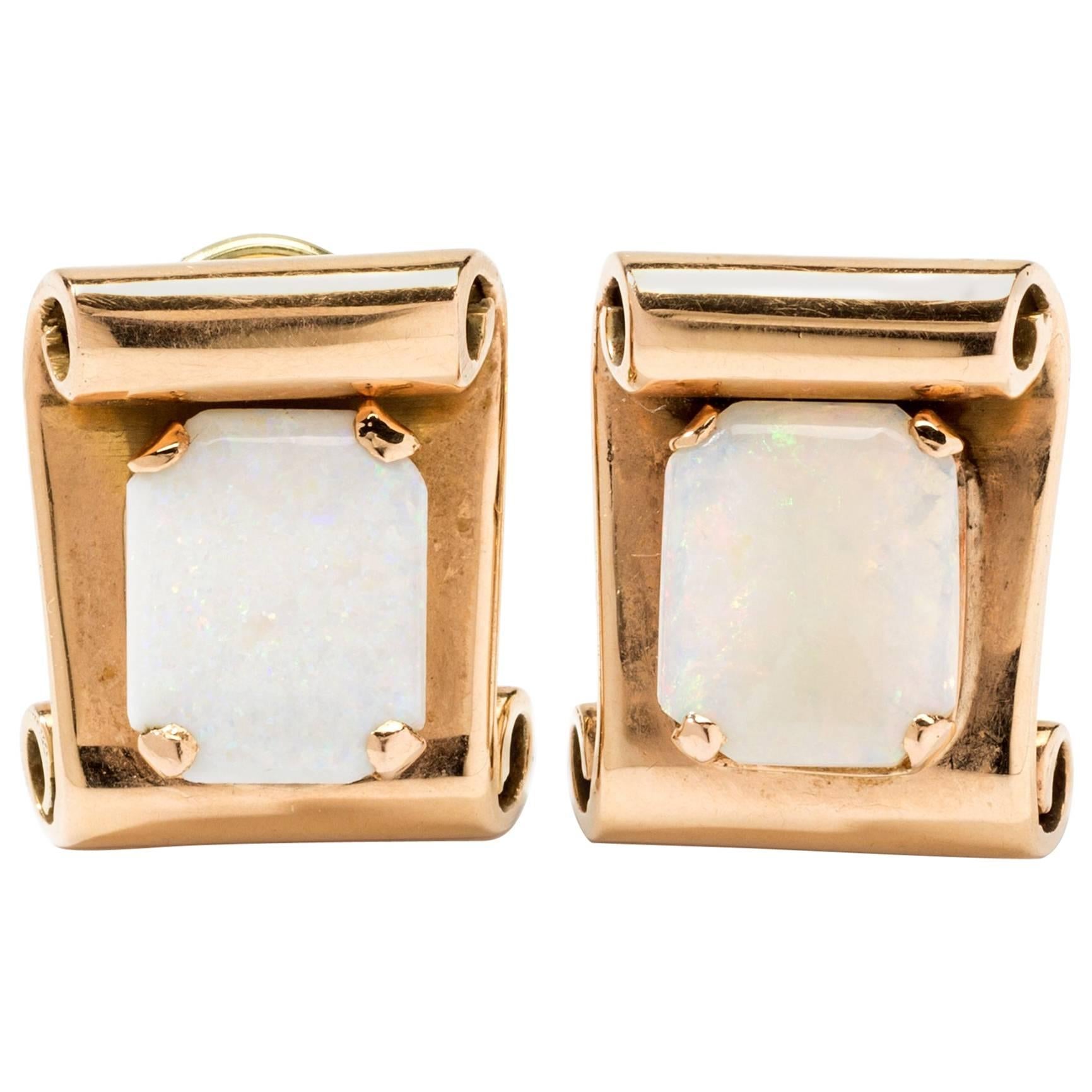 Weiße Opal-Ohrringe mit Goldclip im Angebot