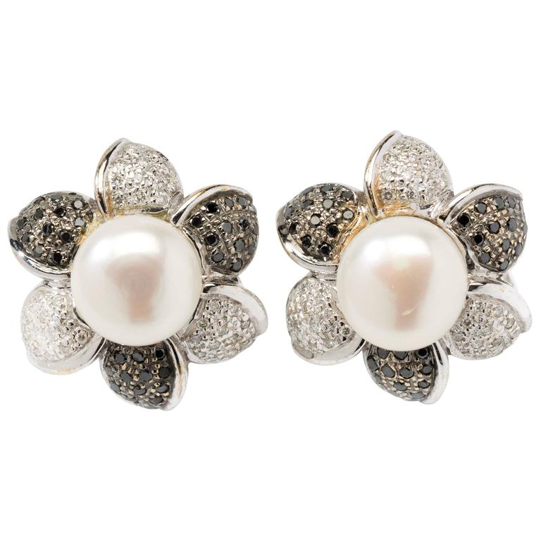 Flower Shape Pearl Diamond Stud Earrings For At 1stdibs Flower Shape Pearl Diamond Stud Earrings For