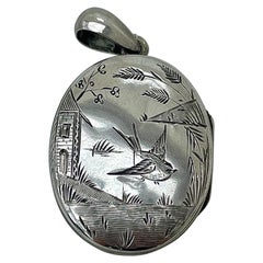 Antique Aesthetic Bird Design Silver Locket Pendant