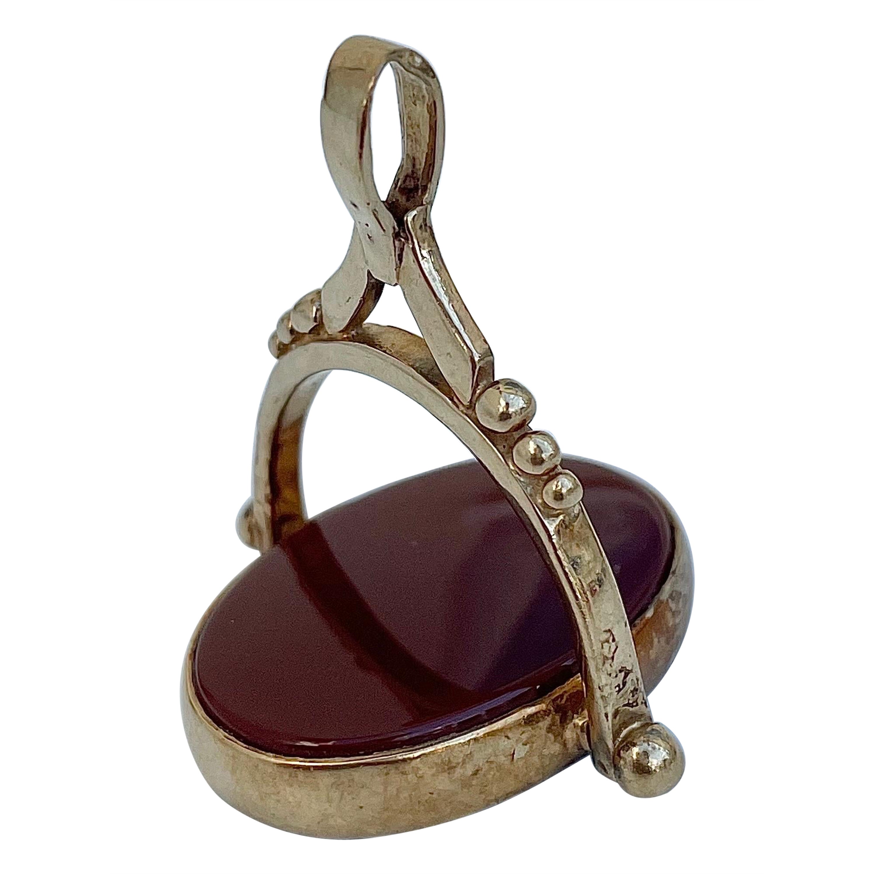 Vintage Large Oral Onyx and Carnelian 9ct Yellow Gold Spinning Fob Pendant  For Sale