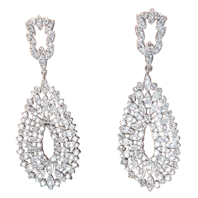 0.60 Ct Diamond Earrings 18k White Gold For Sale