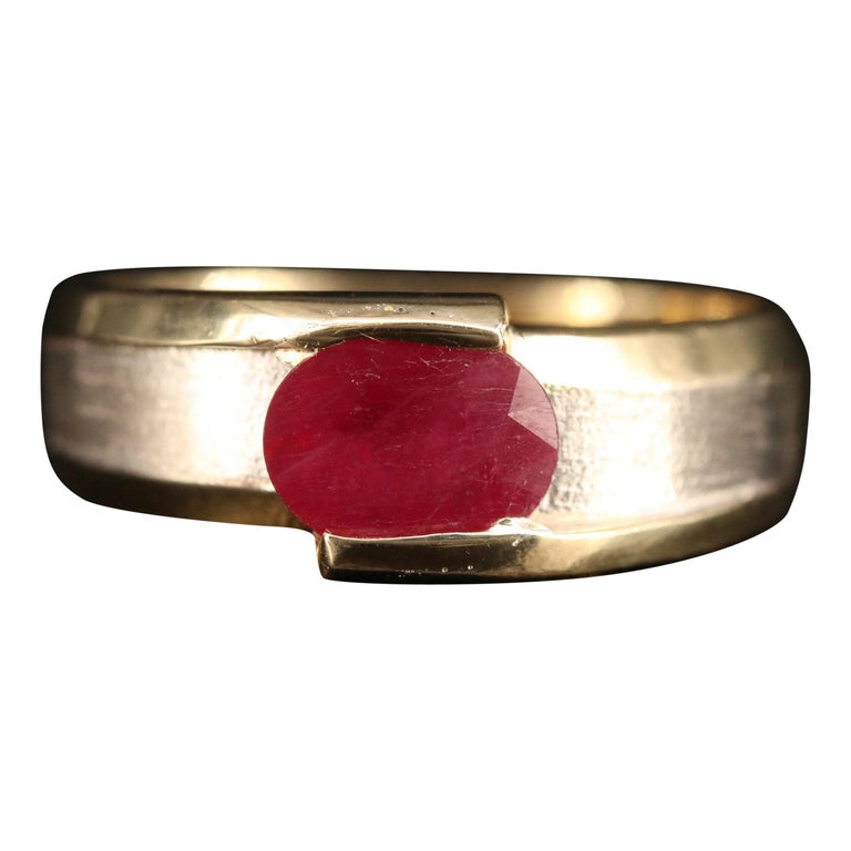 For Sale:  Minimalist Oval Cut Ruby Fashion Ring Antique Yellow Gold Ruby Promise Ring Band