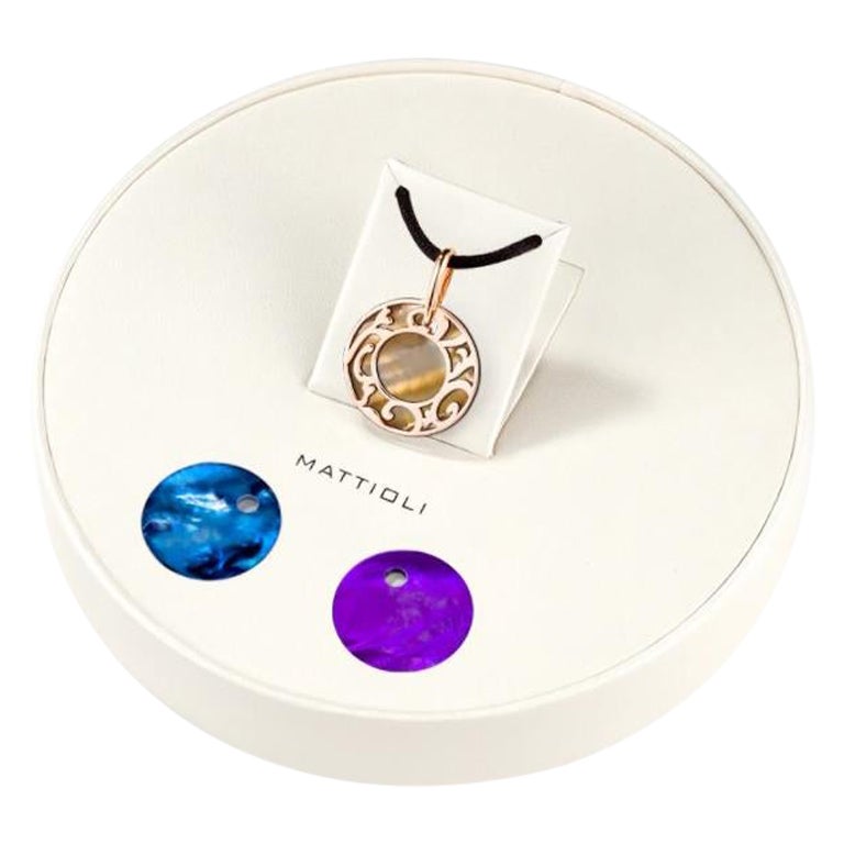 Mattioli Siriana Medium  Pendant in 18k Gold with 3 Mother of Pearl Pieces For Sale