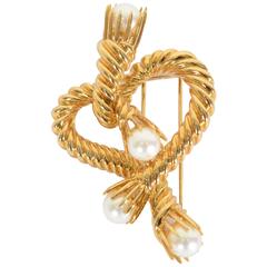 Tiffany & Co. Schlumberger Pearl Gold Twisted Rope Heart Brooch 