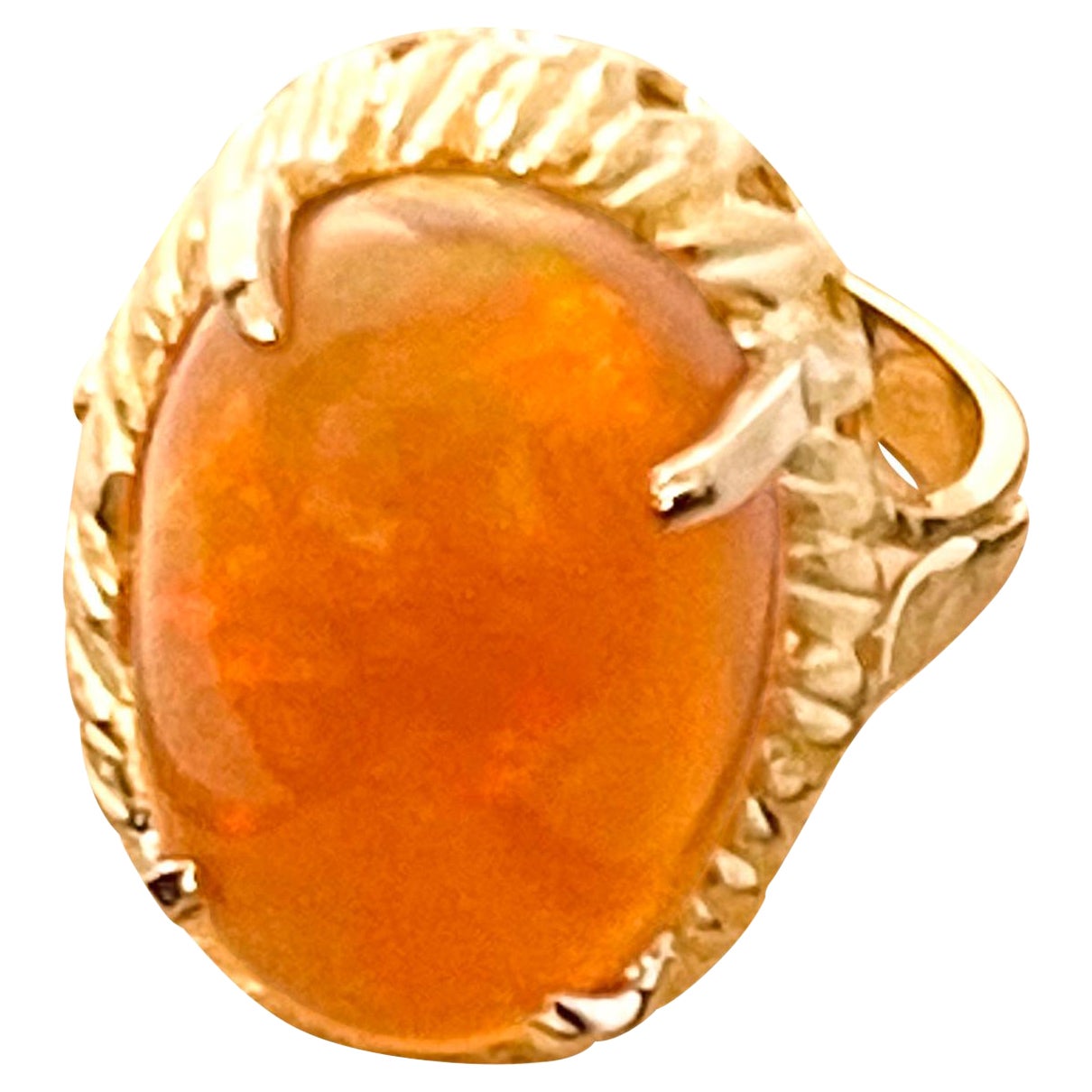 14 Karat Ovalförmiger äthiopischer Opal-Cocktailring aus 14 Karat Gelbgold mit massivem Ring