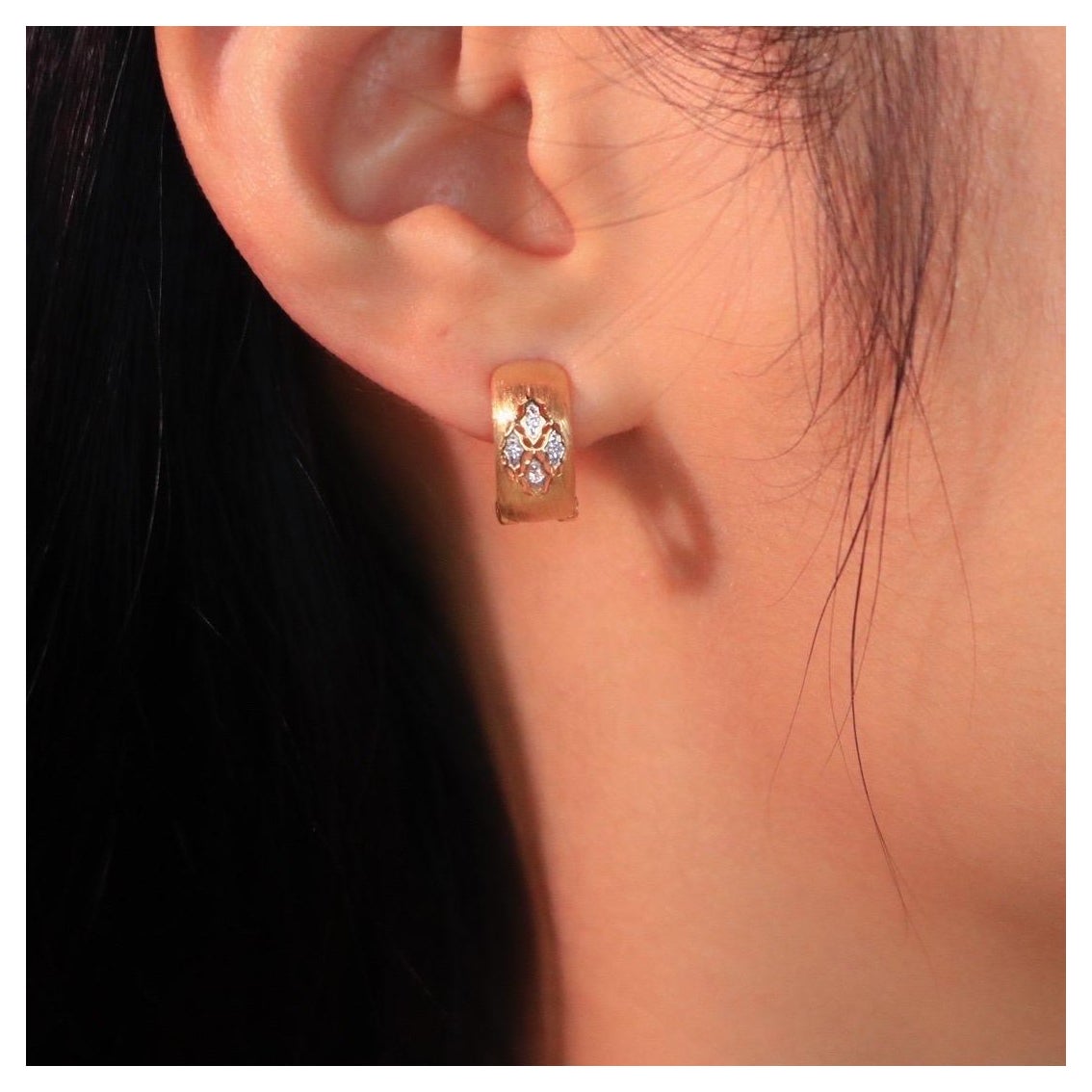 Boucles d'oreilles en or 18k avec diamants