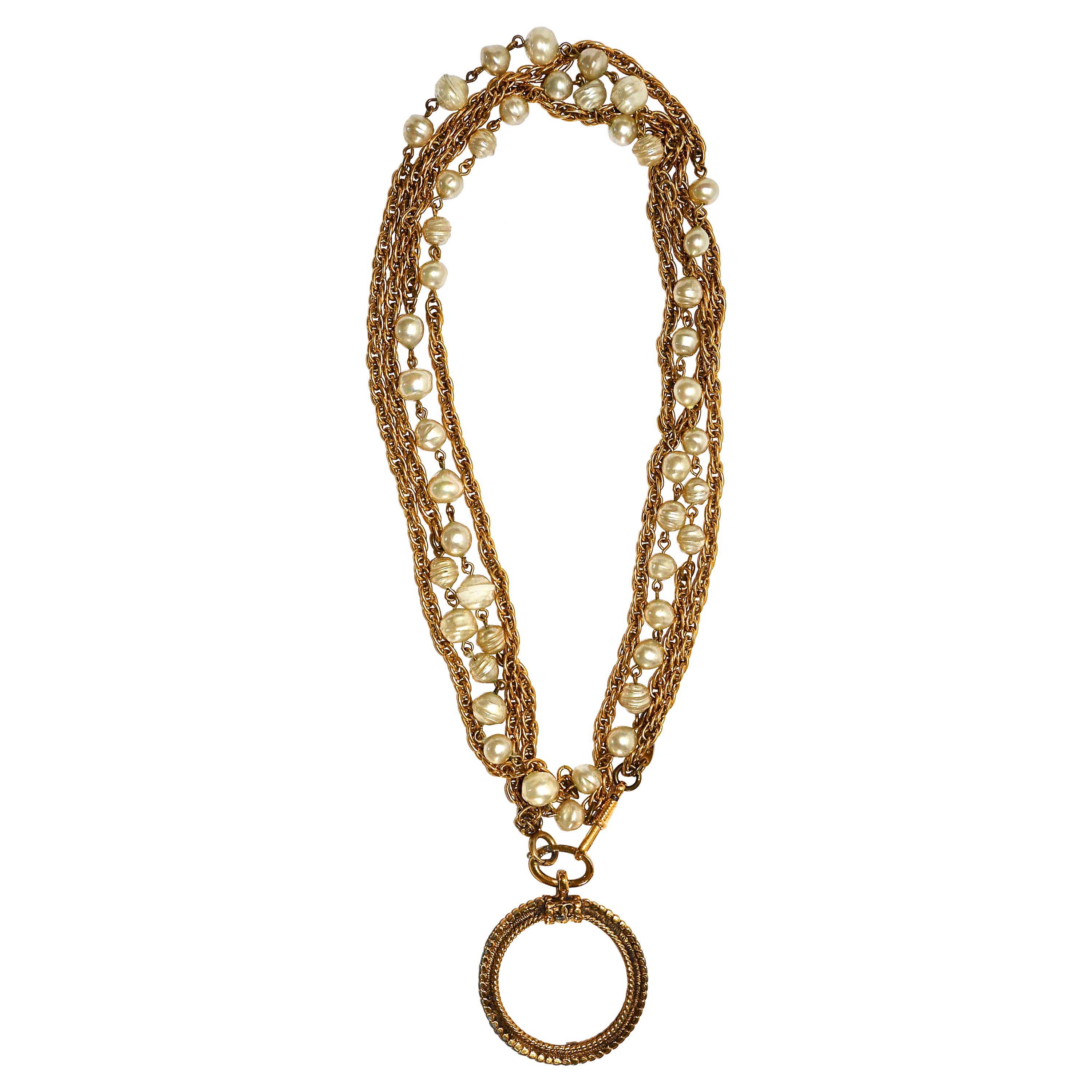 Chanel Vintage Zweireihige vergoldete Vintage-Halskette aus Perlen und Gold mit Vergrerung im Angebot