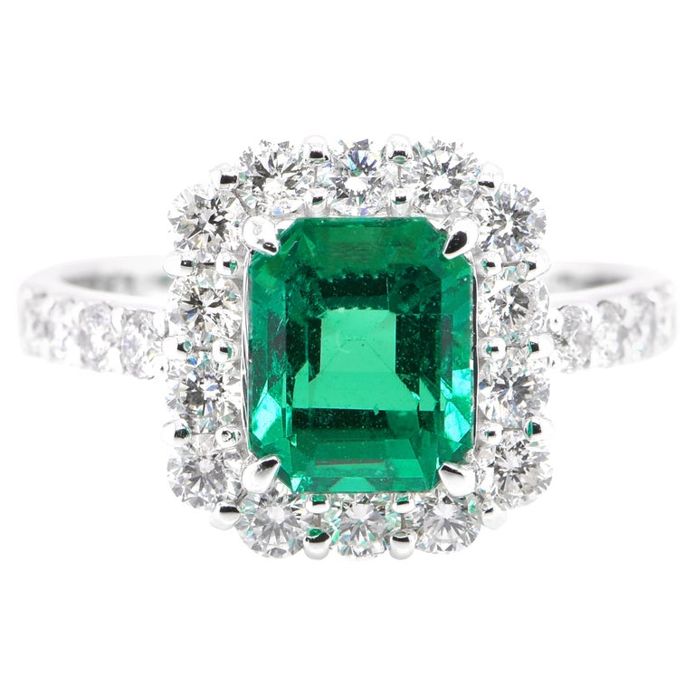 GIA Certified 1.82 Carat Natural Colombian Emerald Ring Set in Platinum For Sale