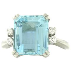 1960s Retro 6.0 Carat Aquamarine Diamond Gold Ring