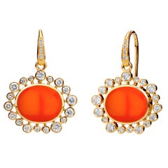 Syna Boucles d'oreilles en or jaune et calcédoine orange avec diamants