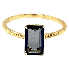 Bague à anneau mince en or jaune 14K, Iolite taille émeraude