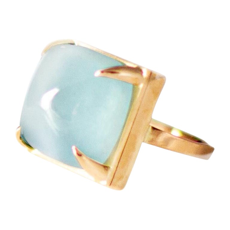 Eighteen Karat Yellow Gold Contemporary Cocktail Sugarloaf Aquamarine Ring  For Sale