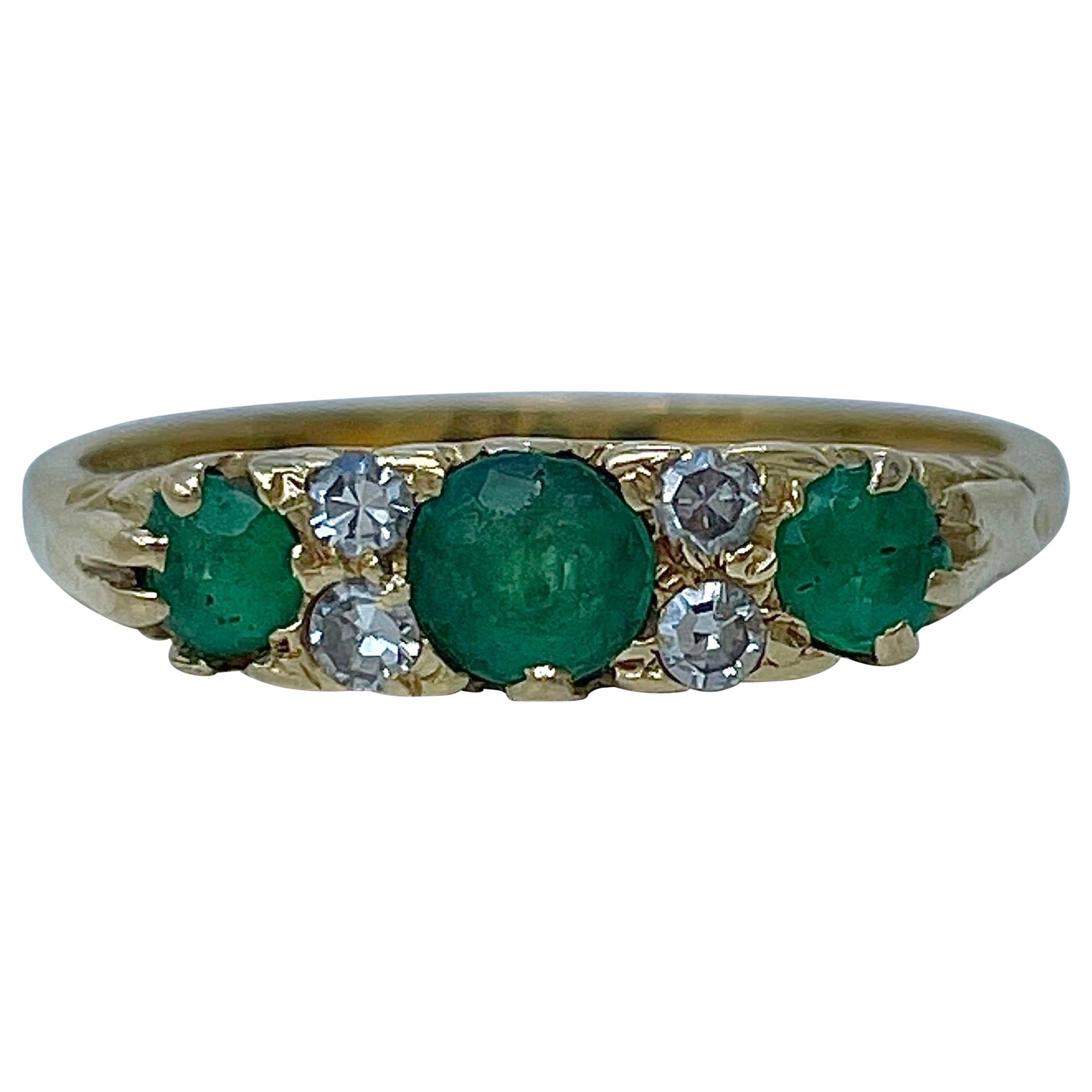 Antique 18ct Yellow Gold Emerald and Diamond Ring 
