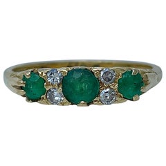 Antique 18ct Yellow Gold Emerald and Diamond Ring 
