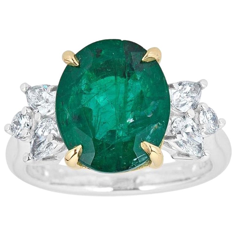 7 Stone Prong Set Emerald and Pear Shape Diamond Ring For Sale