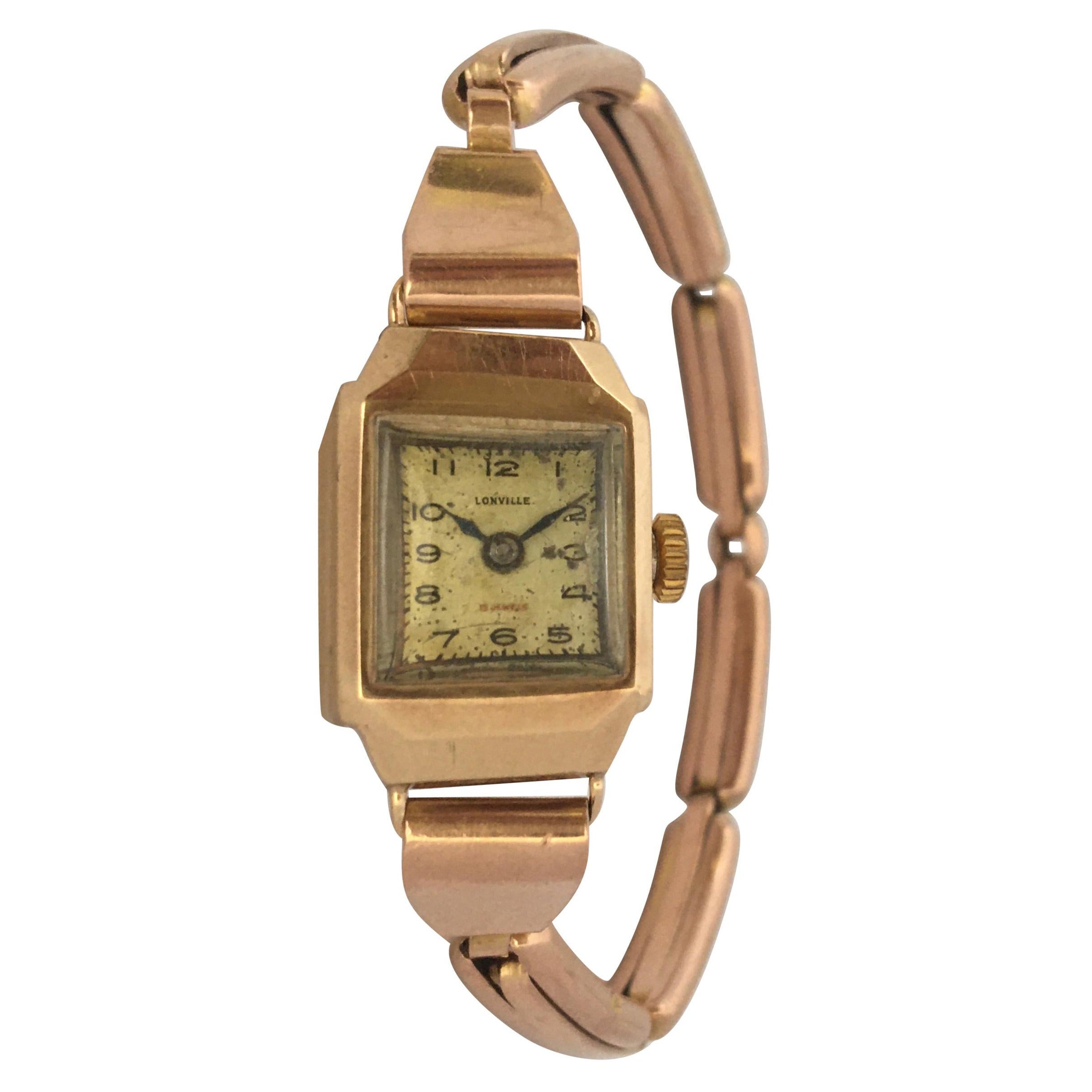 9 Karat Gold Vintage 1940s Ladies Square Mechanical Watch For Sale