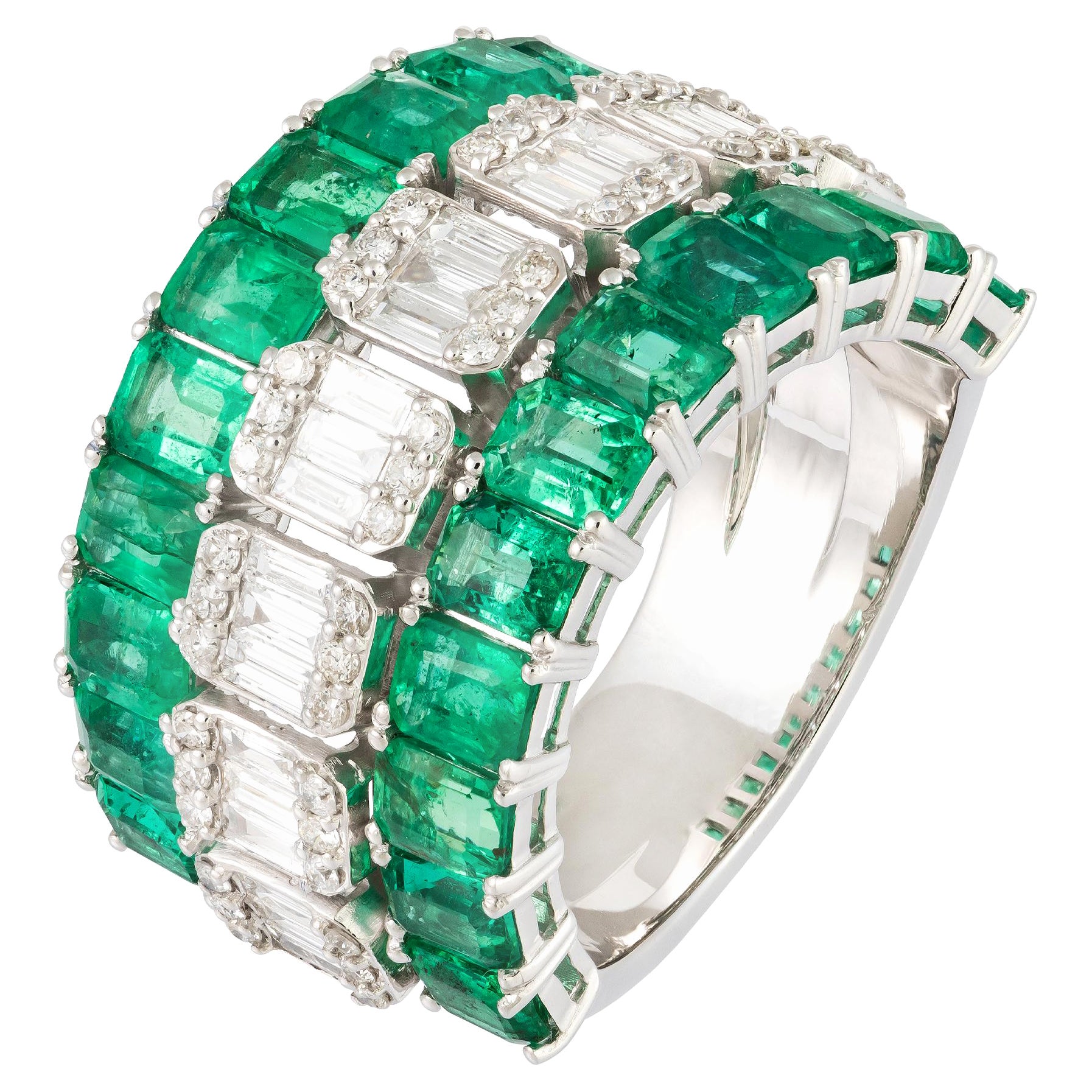 For Sale:  Statement Band Emerald White 18K Gold White Diamond Ring for Her