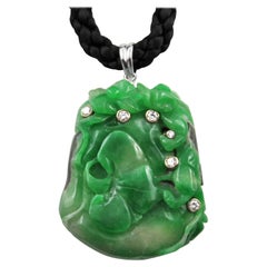 Grüne grüne Jade Floral Diamanten 18 Karat Gelb-Weißgold Anhänger Chocker Halskette