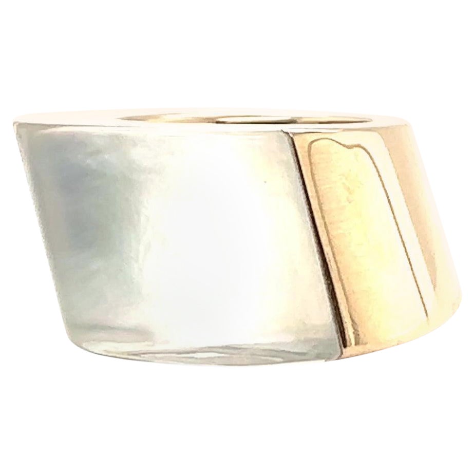 Vhernier Mother-of-pearl Rock Crystal 18 Karat Gold Cocktail Ring
