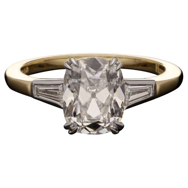 Hancocks 5.38ct Old Emerald Cut Diamond Bezel Set Gold Ring Tapered ...