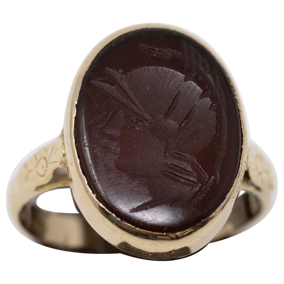 18k Yellow Gold Ring Agate Intaglio of Warrior For Sale
