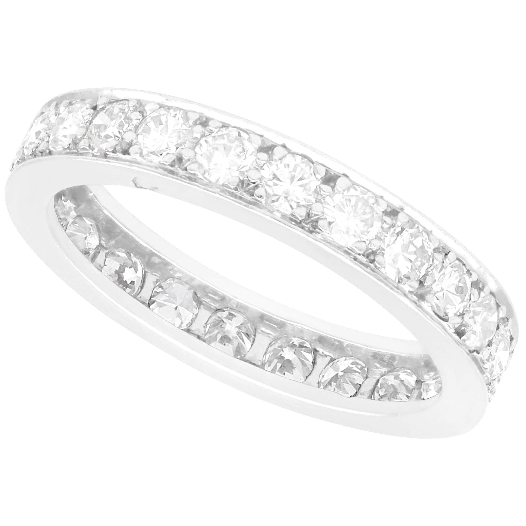 Antiker antiker 1,20 Karat Diamant und Platin Ewigkeitsring Circa 1935 im Angebot