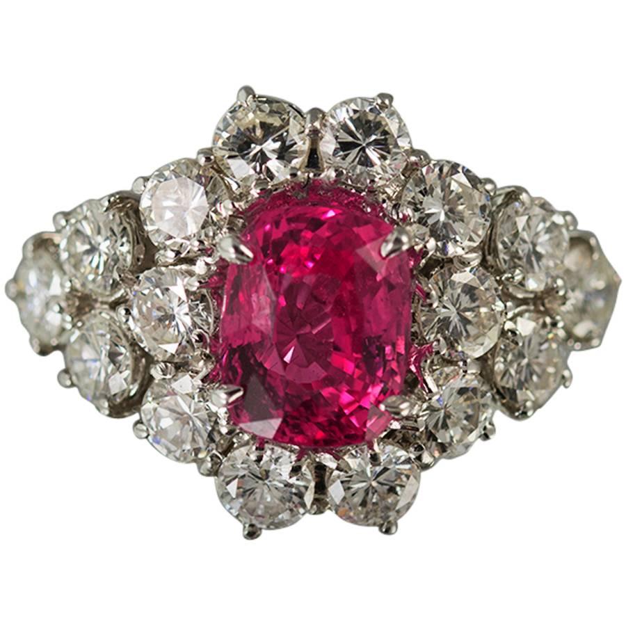 Unheated GIA Cert 3.24 Carats Pink Sapphire Diamond Gold Ring For Sale
