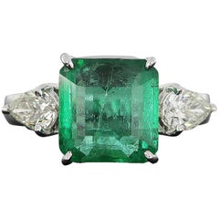 Modern Emerald Diamond White Gold Ring