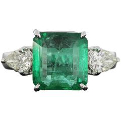 Beautiful Emerald Diamonds Gold Ring 7
