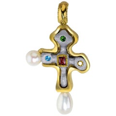 Pendentif croix en grenat, topaze, citrine, chrome, perle, diopside, argent, or et platine