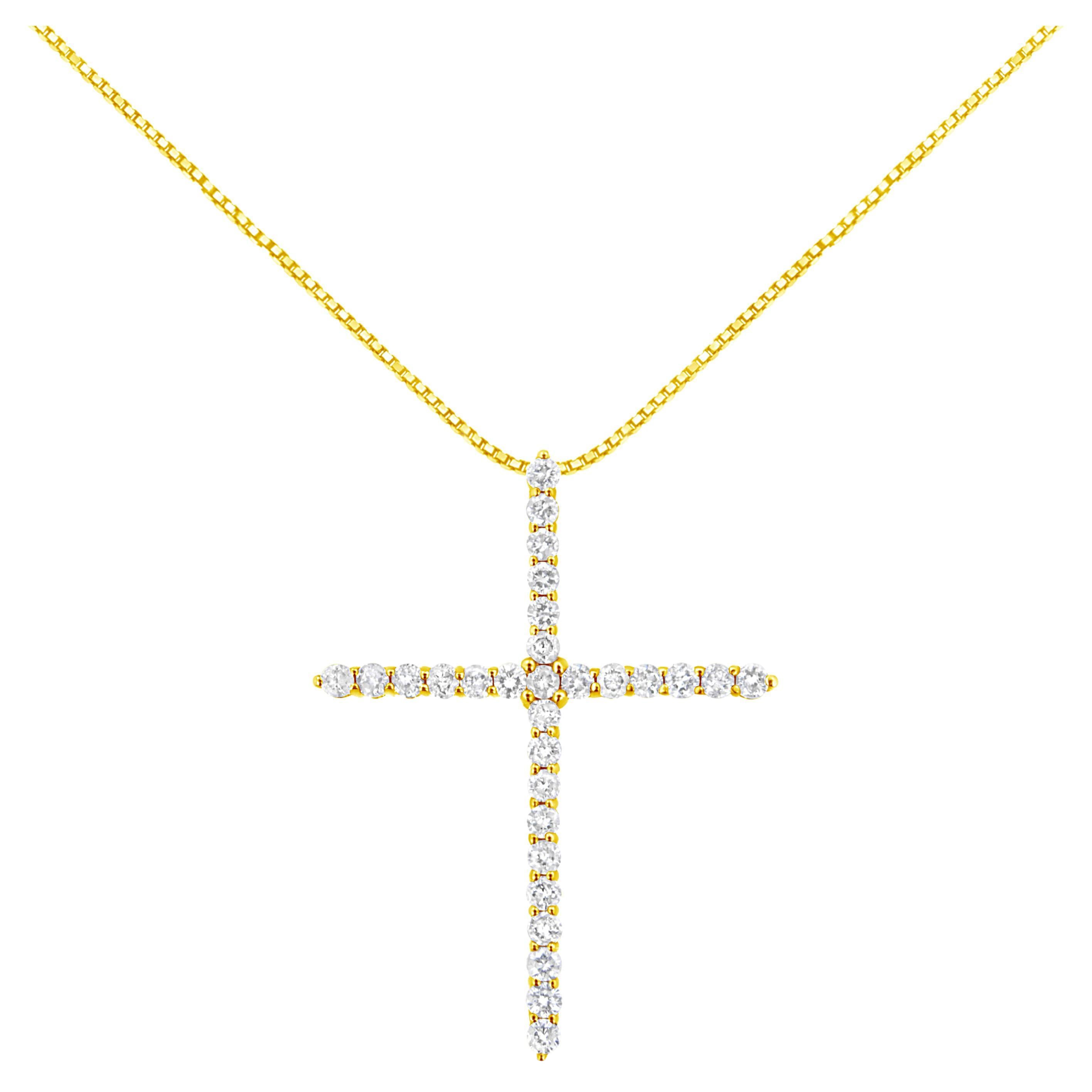 10K Yellow Gold 3.0 Carat Round-Cut Diamond Cross Pendant Necklace For Sale