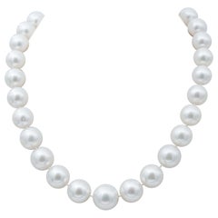 Retro South-Sea Pearls, Diamonds, 18 Karat Yellow Gold Beaded Necklace