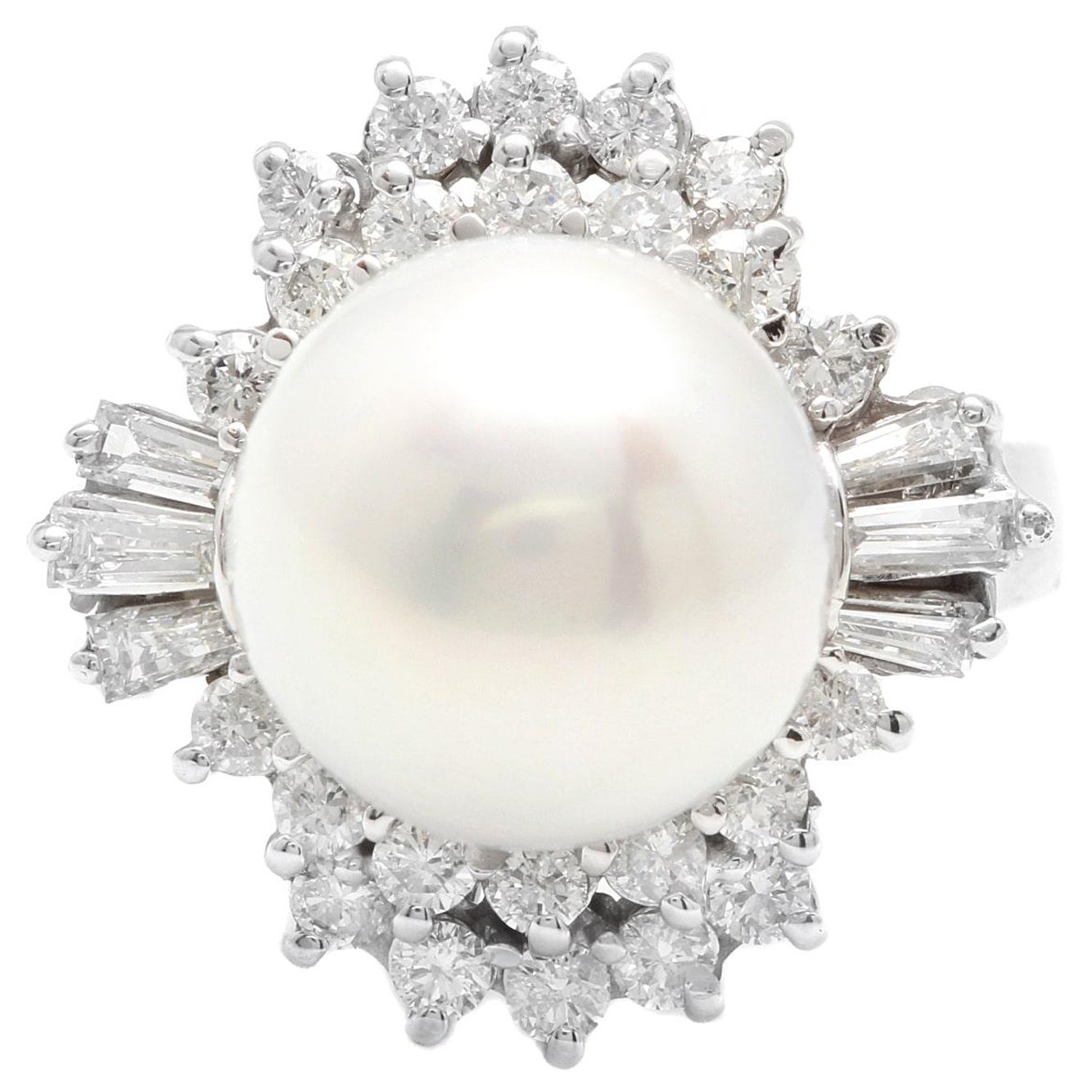 Espléndido Anillo de Perla Cultivada Natural y Diamante de Oro Blanco Macizo de 14K en venta