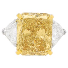 GIA Certfied 15.16 Carat Natural Yellow Diamond Ring With White Diamonds