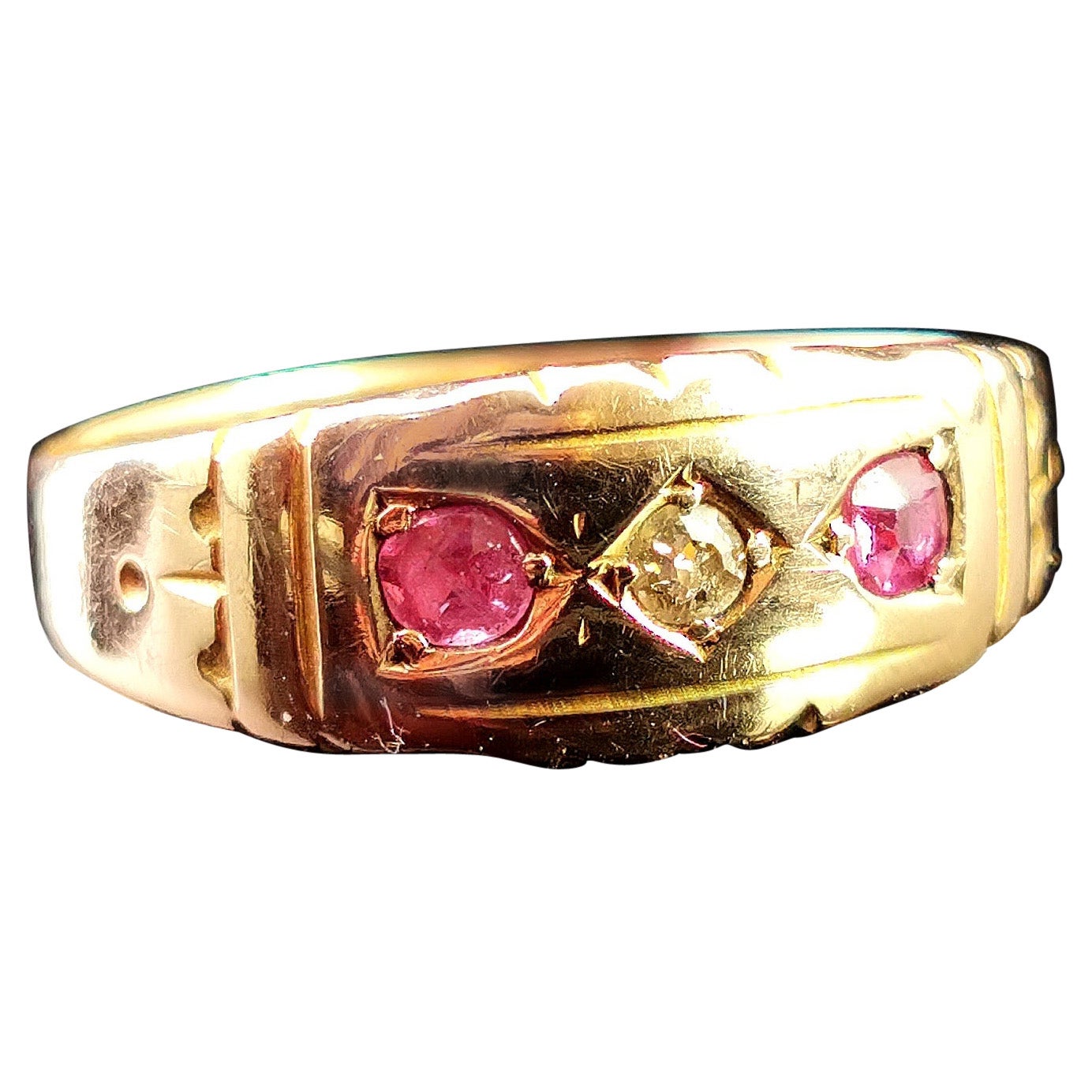 Bague victorienne ancienne en or jaune 15 carats avec rubis et diamants