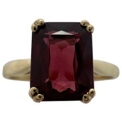 Bague solitaire en or jaune 2,23 carats, grenat rhodolite rose vif et violet, taille émeraude