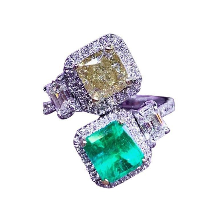 Amazing GIA Certified Fancy Brownish Yellow Diamond and Colombia Emerald on Ring For Sale