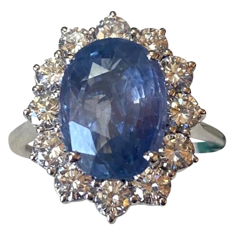 Exceptional Ct 5, 90 of Ceylon Sapphire and Diamonds For Sale